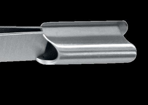 The usual parallel screw lock has been replaced by a new axially turned lock to reliably prevent the suture material from sticking to the needle holder during knotting.