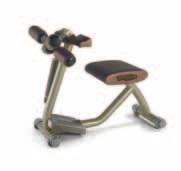 Open angle between seat and backrest accommodates larger users. Wide foot platform allows for a variety of workout positions. Pre-start system reduces knee flexion at the beginning of the ROM.