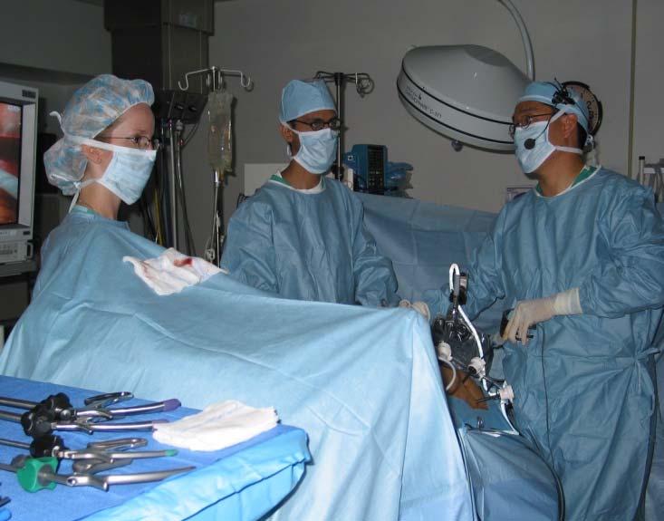 limited laparoscopic experience Expansion of robotic