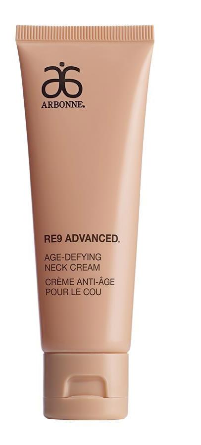 This luxurious cream deeply nourishes the skin with hydration, formulated with red algae extract, to smooth the appearance of dimpled skin and