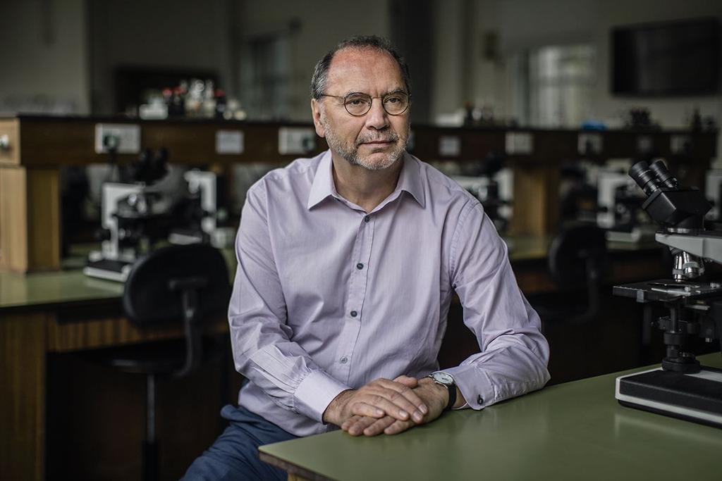 1 of 8 RETROSPECTIVE 20 July 2016 I was there at Ebola s bloody beginning Forty years ago, Peter Piot raced to the scene of an outbreak of an unknown deadly disease.