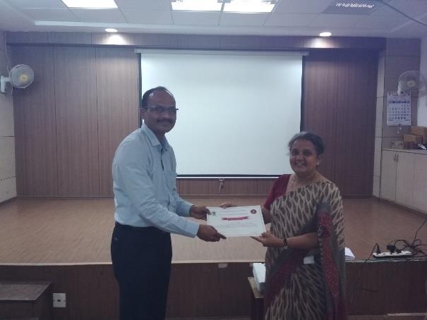 Varalakshmi Elango awarded the certificates to those who successfully completed the workshop.