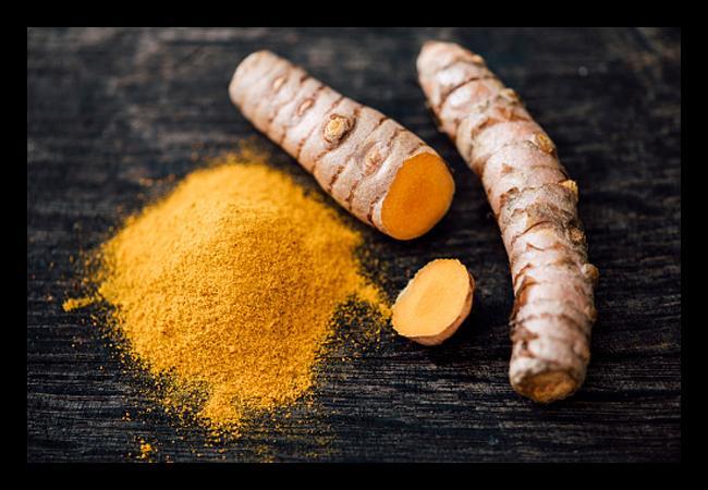 Turmeric: Turmeric mixed with chuna (calcium carbonate) is applied on fractures and bone dislocations. It is also boiled with milk given as a medicine for sore throat.