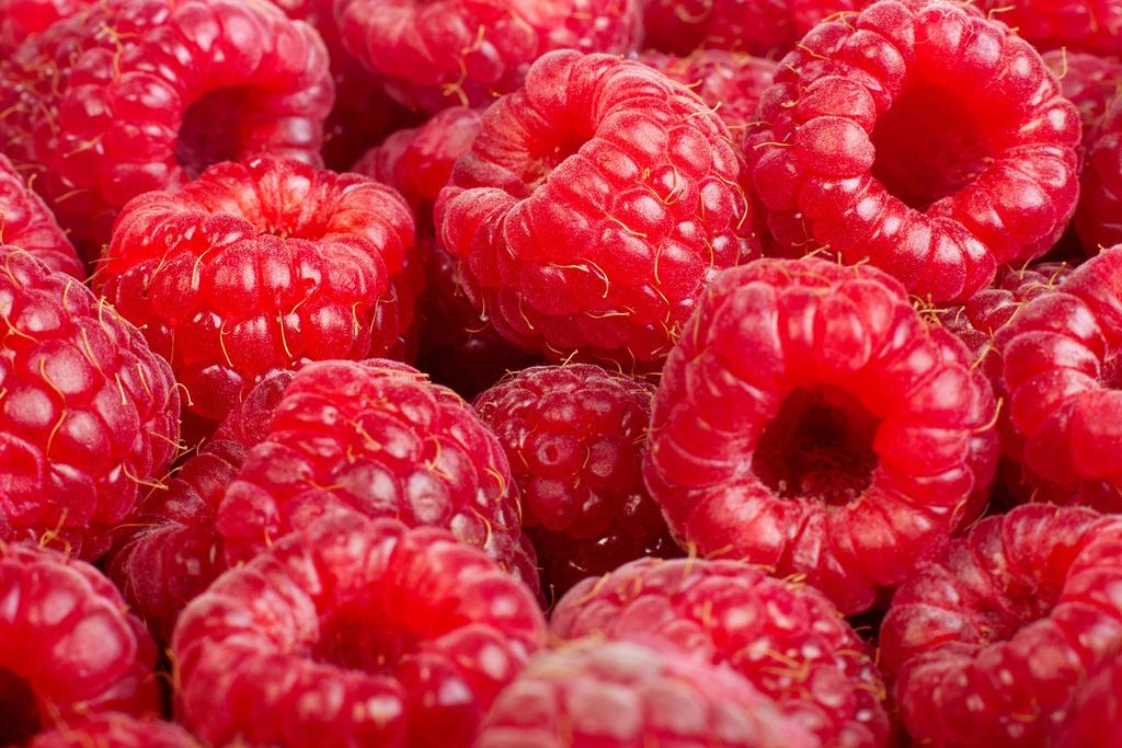 5. Raspberries Raspberries are one of the top antioxidant fruits and are an essential food for optimum health.