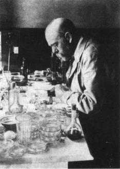 Robert Koch & Koch s Postulates Isolate infectious material from an animal with disease. This material should cause the disease if introduced into a new animal.