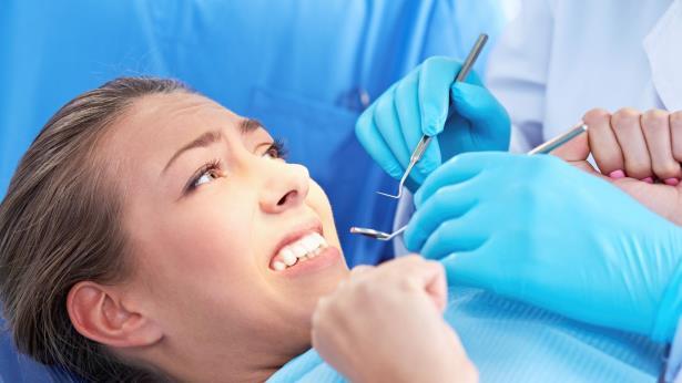 The Orthodontic Conversation in the Hygiene Chair VALUE COST Goal: Patients to Understand the VALUE of Tooth Alignment Show and Tell Bib On and Bib Off Conversations Do not