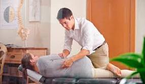 Chiropractic Treatment- What the research says Chiropractors as spine care experts are well-placed to deliver an effective and evidence-informed alternative as part of the solution to the opioid