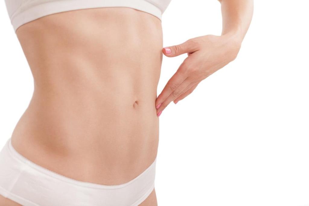 Tummy Tuck Basics Who gets a tummy tuck? Here are some tummy tuck facts*: People with loose or excess skin in their abdomen that does not respond to diet or exercise.
