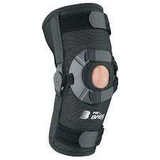 Typically worn 3-8 weeks depending on severity 9 Patella Bracing Acute patella dislocations Lateral bolster