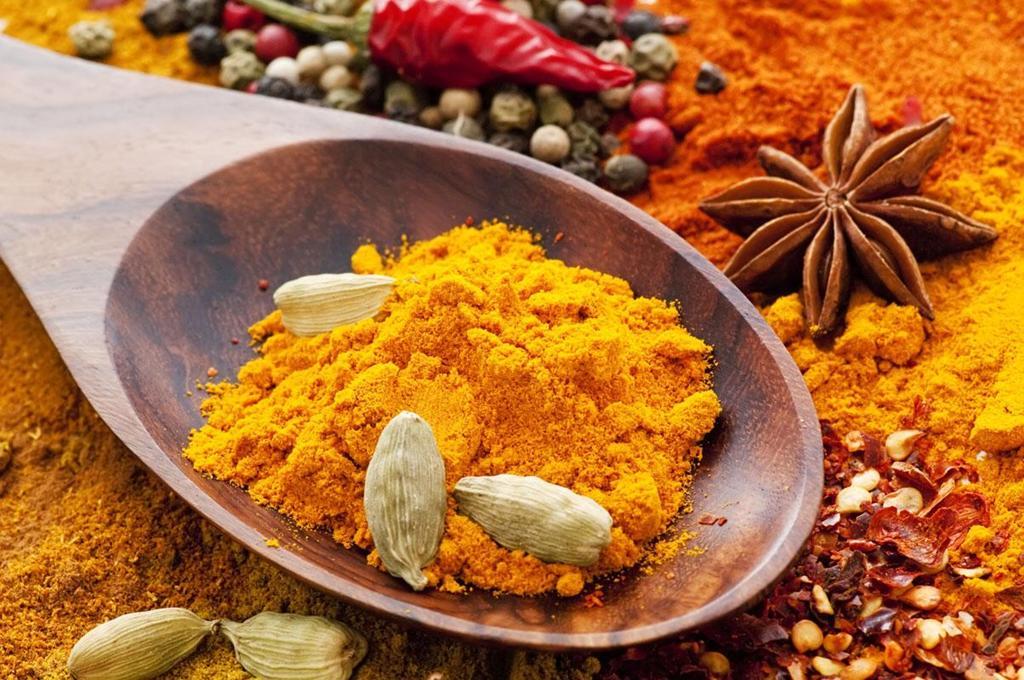 Nutrition Facts 100 g of turmeric contains : 390 kcal 10 g total fat 3 g saturated fat 0 mg cholesterol 0.2 g calcium 0.26 g phosphorous 10 mg sodium, 2500 mg potassium 47.5 mg iron 0.9 mg thiamin 0.