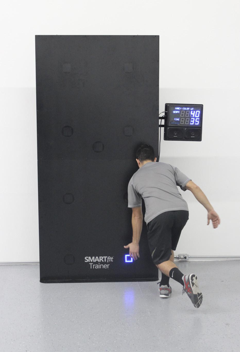 SMARTfit Skiers Objective: Improve frontal plane explosiveness, and increase heart rate Equipment: SMARTfit Trainer Organization: Player stands centered on the station, within an arm s length.
