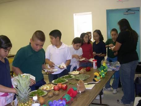 Vary Your Veggies & Focus on Fruits Workshop Students learn about the nutritional qualities of vegetables and fruits.
