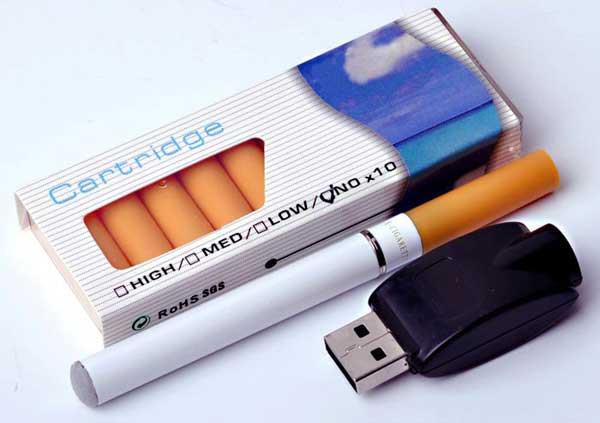 E-CIGARETTES EVOLUTION First generation-rechargeable Re-usable