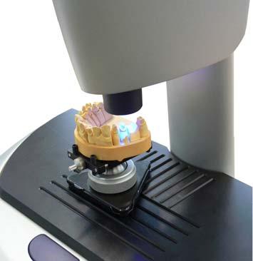 Sirona Dental Systems GmbH 7 Edit orders the scan Taking the scan NOTICE Do not damage the shifting plate Do not apply any pressure to the model when it is located on the shifting plate.