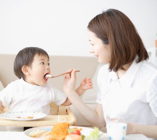 Feeding vs Eating Feeding involves an interaction between the child and the caregiver 1,2