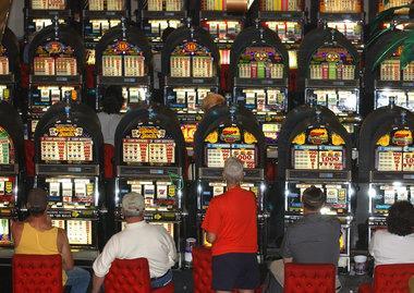 What causes compulsive gambling? Exactly what causes someone to gamble compulsively isn't well understood.