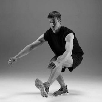 SINGE EG HAF SQUAT (EFT AND IGHT) Squat to a 90 degree angle at the knee 2-5