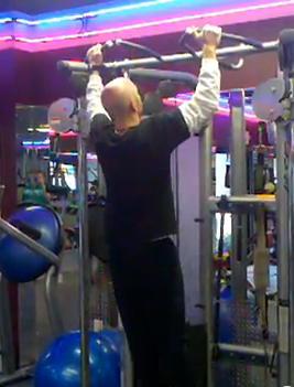 Finishers 13-16 Spiderman Pull-up Grasp the bar with an