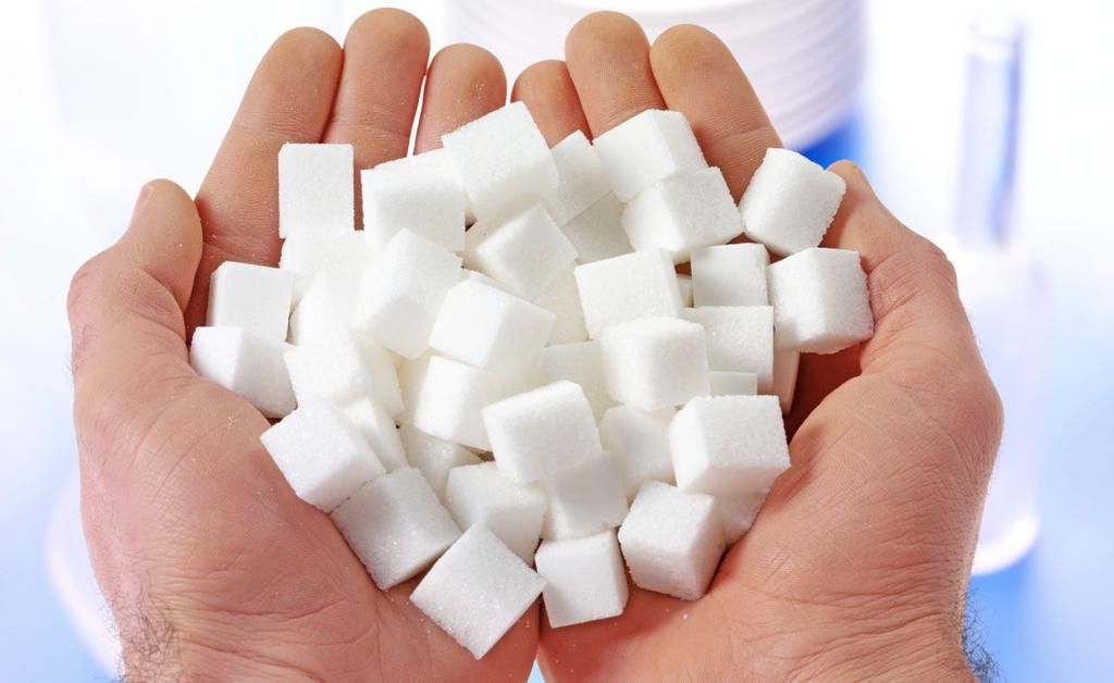 FLAWLESS TRAINING: SUGAR AND ECZEMA The USDA reports that the average American consumes a STAGGERING 2.5 pounds (over a kilo) of sugar a week: about 22 to 30 teaspoons of sugar daily!