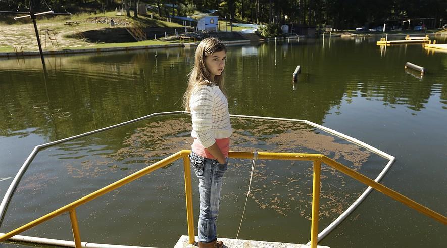Brain-eating Amoeba Turning Up in Northern Waters Kali Hardig, 12, stands at the edge of the lake at Willow Springs Water Park near Little Rock, Arkansas, on Oct. 7, 2013.