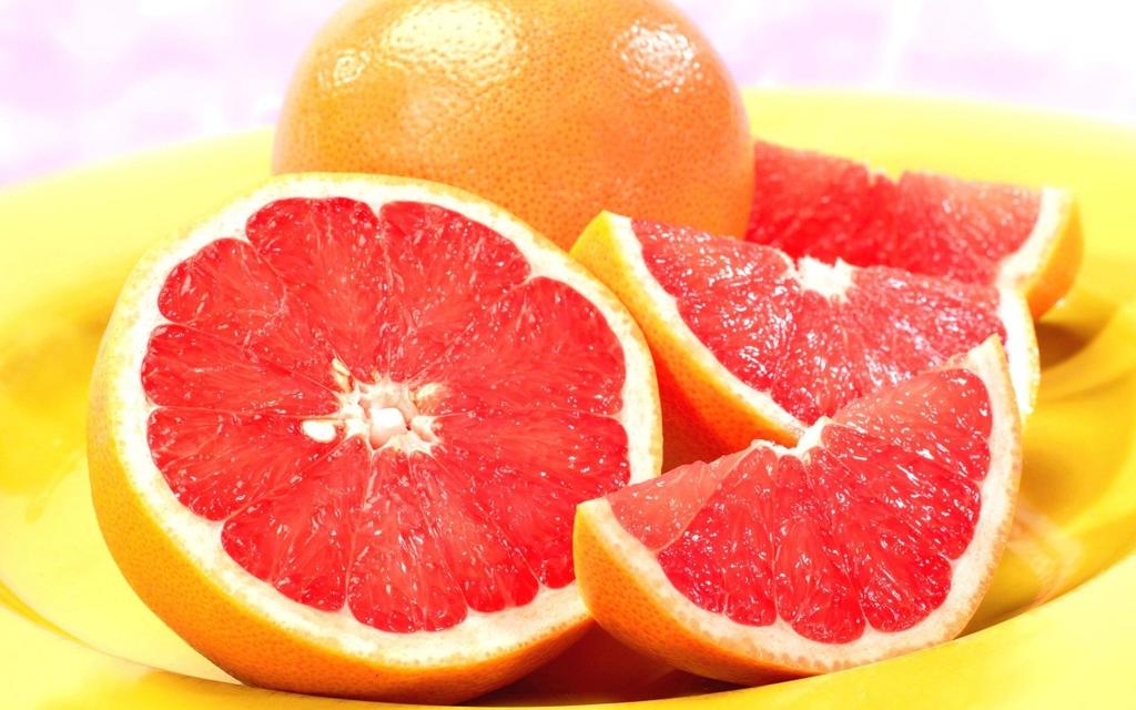 Best Fruits 4. Grapefruit I love citrus fruit. This tangy, sour, delicious fruit is a great mid-morning snack and the tart flavor gives your taste buds a pick-me-up.