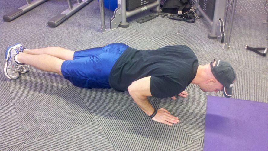 and push yourself back to the starting position Side Plank Lie on a mat on your right side.