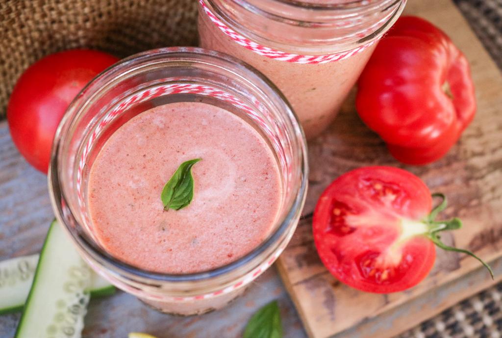 Garden Fresh 1 Scoop of Clinical Paleo Protein Vanilla ½ Cucumber, peeled ½ Cup Tomatoes ¹/₃ Cup Spinach, loosely packed ½ tsp Raw apple cider vinegar ½-1 Cup Water Hot sauce, to taste