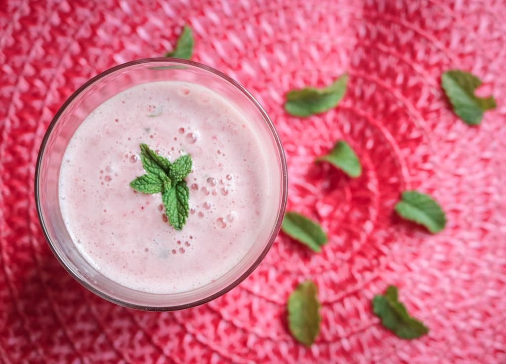 Strawberry Mint 1 Scoop of Clinical Paleo Protein Vanilla 3 Strawberries, frozen 1 Cup Almond milk 3-5 Mint leaves Strawberries can help lower cholesterol and