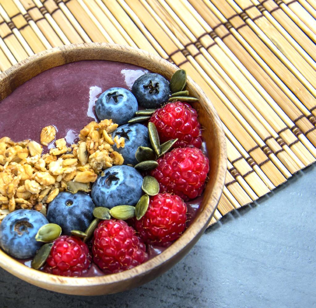 Açaí bowl, what s this? Açaí bowl is a frozen and thick smoothie perfect to enjoy the benefits of delicious fresh açaí berries.