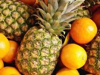PINEAPPLE ORANGE VANILLA - 1 cup of sliced pineapple - A few vanilla sticks - ½ orange, sliced Pineapple: Contains