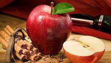 APPLE CINNAMON GINGER - 1 cinnamon stick - A little bit of sliced ginger root - ½ apple, sliced Apple: Great source of daily vitamin