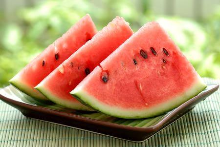 WATERMELON MINT - 1 cup of sliced watermelon - A few mint leaves Watermelon: