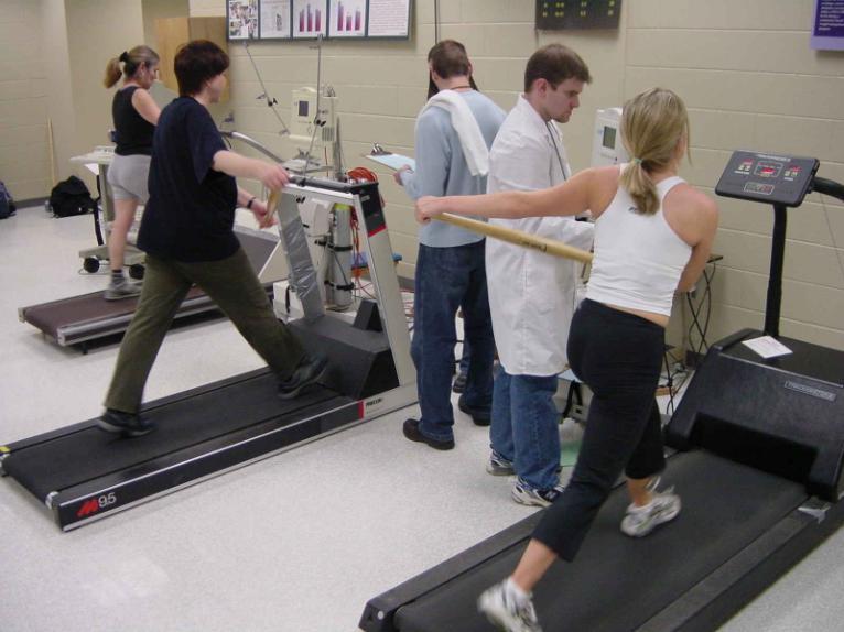 WALKING IMPROVES IMMUNITY Brisk walking compared to sitting causes