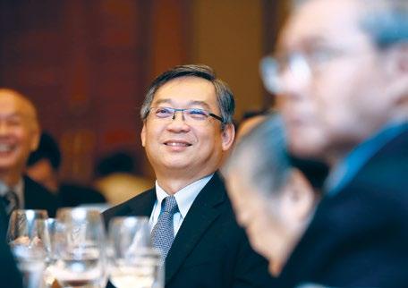 SMA Annual Dinner 2017 ANNUAL DINNER Text by Jo-Ann Teo, Editorial Executive It was a splendid night at Regent Hotel s Royal Pavilion Ballroom on 6 May 2017, as doctors and friends of SMA convened