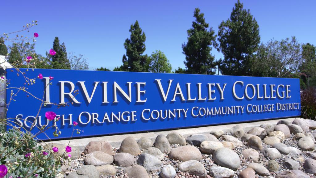 INTRODUCTION: THE IVC BRAND The Irvine Valley College (IVC) Identity Standards Manual establishes guidelines for the consistent use of the college s visual brand identity.