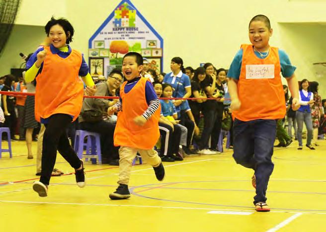 ASSOCIATION OF SOUTHEAST ASIAN NATIONS With around 2,000 persons living with autism, their parents and other family members, teachers and supporters, the Viet Nam Autism Friendship Games was held on
