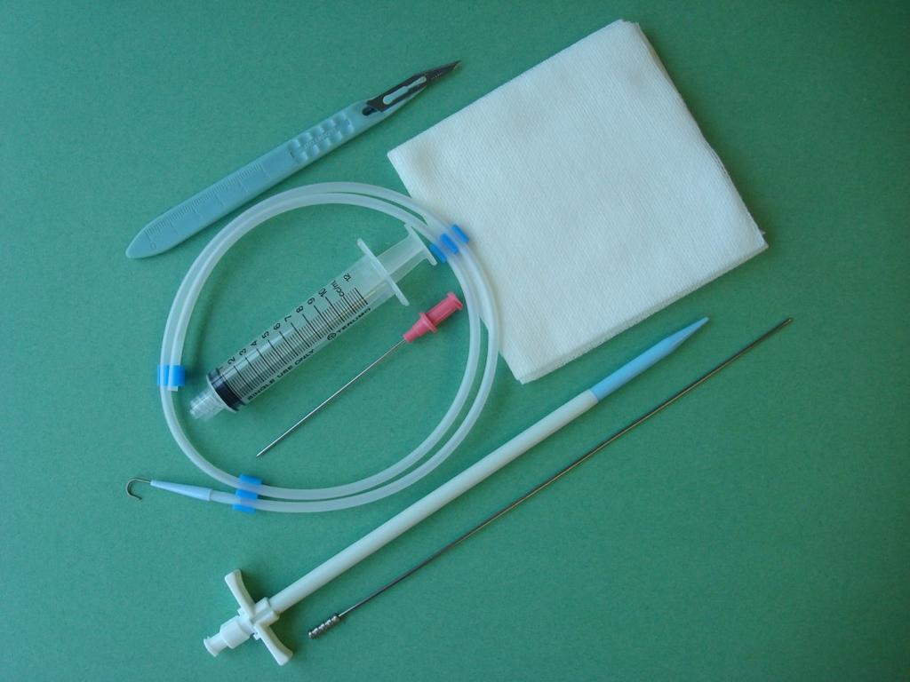 Pull-Apart Introducer Set Pull-Apart Introducer Kit Introducer set is used to insert catheters percutaneously using modified Seldinger technique.