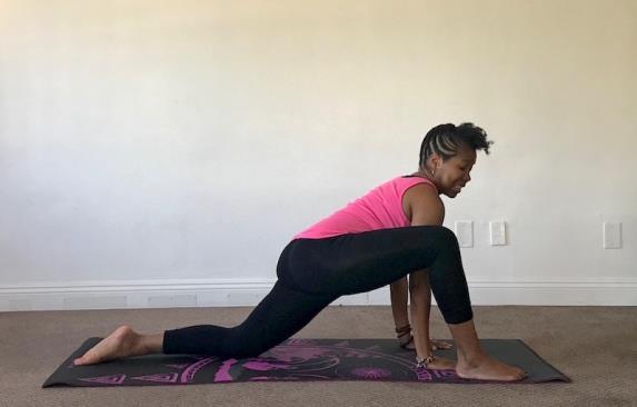 Lunge/Runner s Stretch Warm Up Hips Legs (Hamstrings and Quadriceps) Start on all fours (on hands and knees - shoulders over wrists and hips over knees) or start in down dog Bring right foot forward,