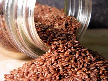 Flaxseeds A tablespoon of ground flaxseed sprinkled over cereal or yogurt provides an easy 2.3 grams of fiber, often more than what s in the cereal itself.
