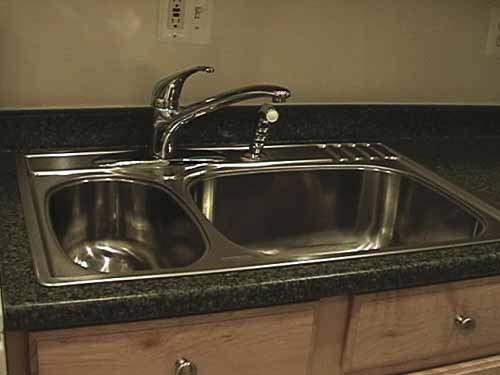 Double kitchen sink with