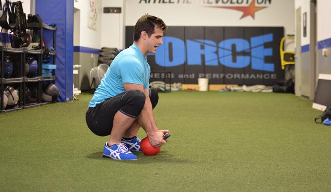 The athlete should transition from the pulling stance to the receiving stance quickly and the feet should be moved with minimal vertical displacement.