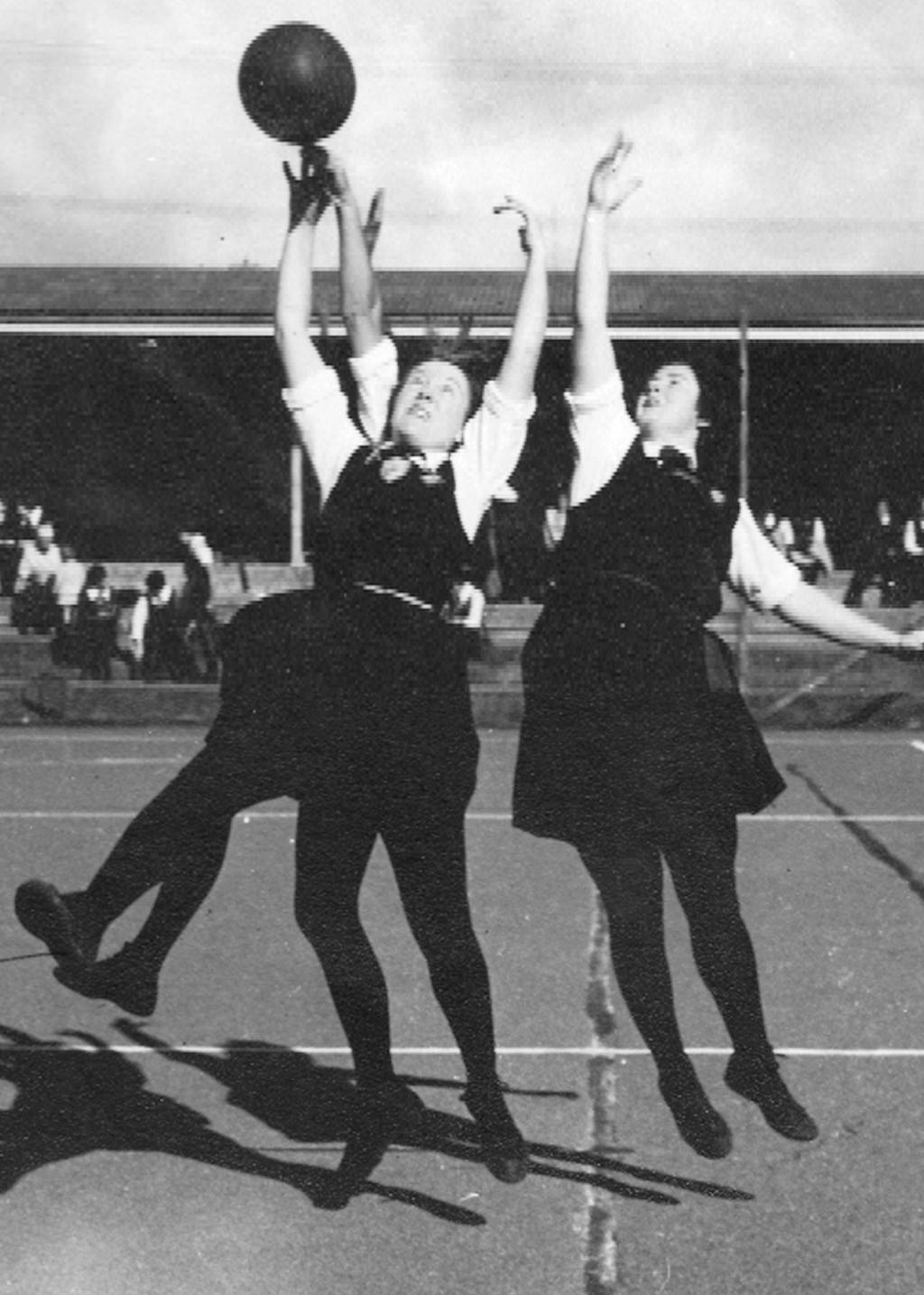 Our Story Auckland Netball Centre Inc. was originally founded in 1911. It is the oldest and largest netball centre in New Zealand and is a significant contributor to netball in New Zealand.