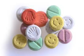 Stimulants Receptor: wide range: Dopamine (DA), (Nor)Adrenaline (NA), Serotonin (5HT) Examples: MDMA, Amphetamine (Adderall), Methamphetamine,