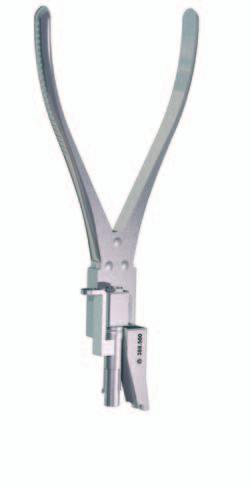 Introduction of rods into side openings Required instruments USS Rod Introduction Pliers (Persuader), length 50 mm 388.500 USS Sleeve Pusher for 388.500 388.50 Support for No. 388.500 388.50 USS Spreader Forceps, length 330 mm 388.