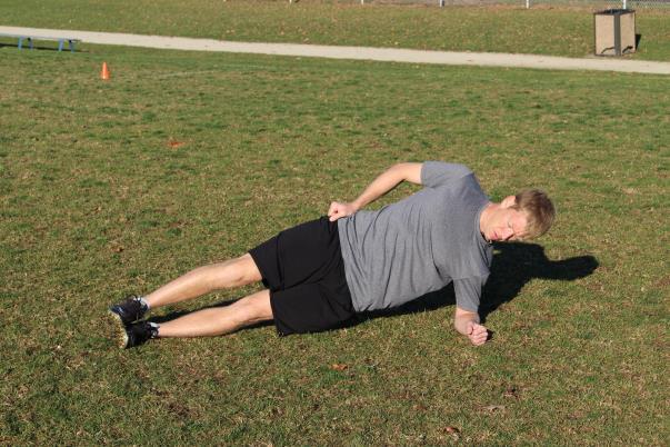 Group 4 Side Plank (with Leg Raise) Sets Time/Reps Rest 2 30-40 seconds Rest 30 seconds, then resume Split Lunge Jump 1 2 1.