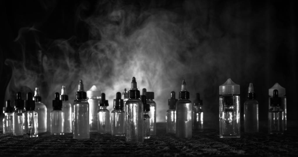 JUUL Contains Nicotine Salts Nicotine for e-liquid begins as free base nicotine To change to a nicotine salt, an e-liquid