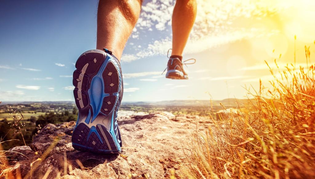 Running is a skill that can and should be trained by physiotherapists Dr Christian Barton PhD, Bphysio (Hon), MAPA, MCSP Sport and Exercise Medicine Research Centre, La Trobe University, Melbourne,