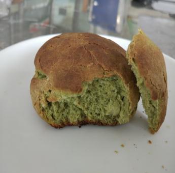 Texture: Texture of the bread was soft as the bread should be, the green colour also gives an appeal of having green food in diet is incorporated as it increases the nutritional content of the bread.