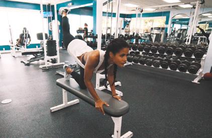 slowly lowering your leg - keep ankle, knee and hip in a line 3 Push back up to the top by only using the leg on the step, ensuring your hips stay level and driving through the heel SINGLE LEG PRESS