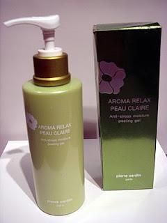 Pierre Cardin: Aroma Relax Peau Claire Peeling Gel This aromatically fragranced peeling gel contains a marine complex of seaweed extracts that have a gentle exfoliating action to eliminate dead